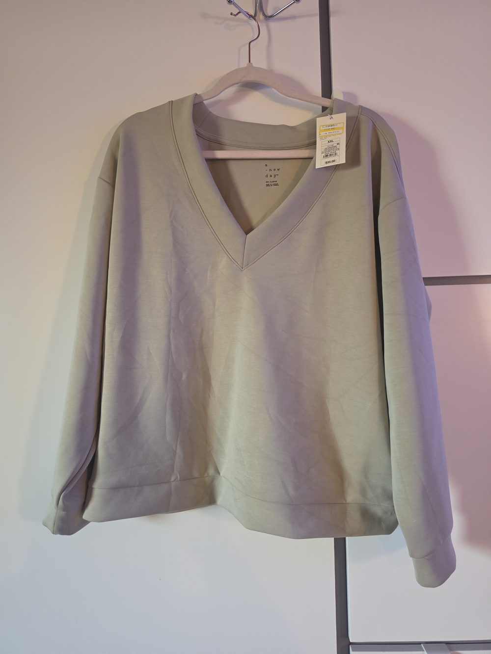 V-neck sandwash sweatshirt
A New Day
Size XL